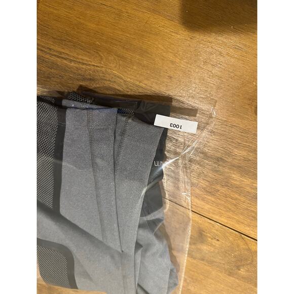 Ultimate Direction Hydro 3/4 Running Tights Pants Crop Length Size XS NWT Gray - Picture 10 of 13